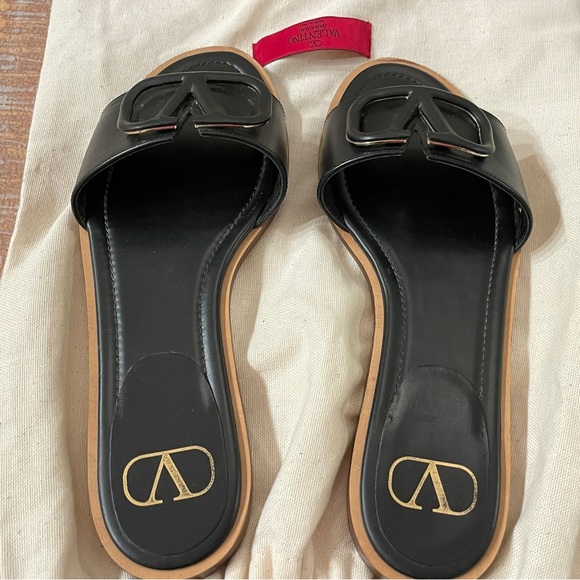 VALENTINO Slides - Picture 5 of 10